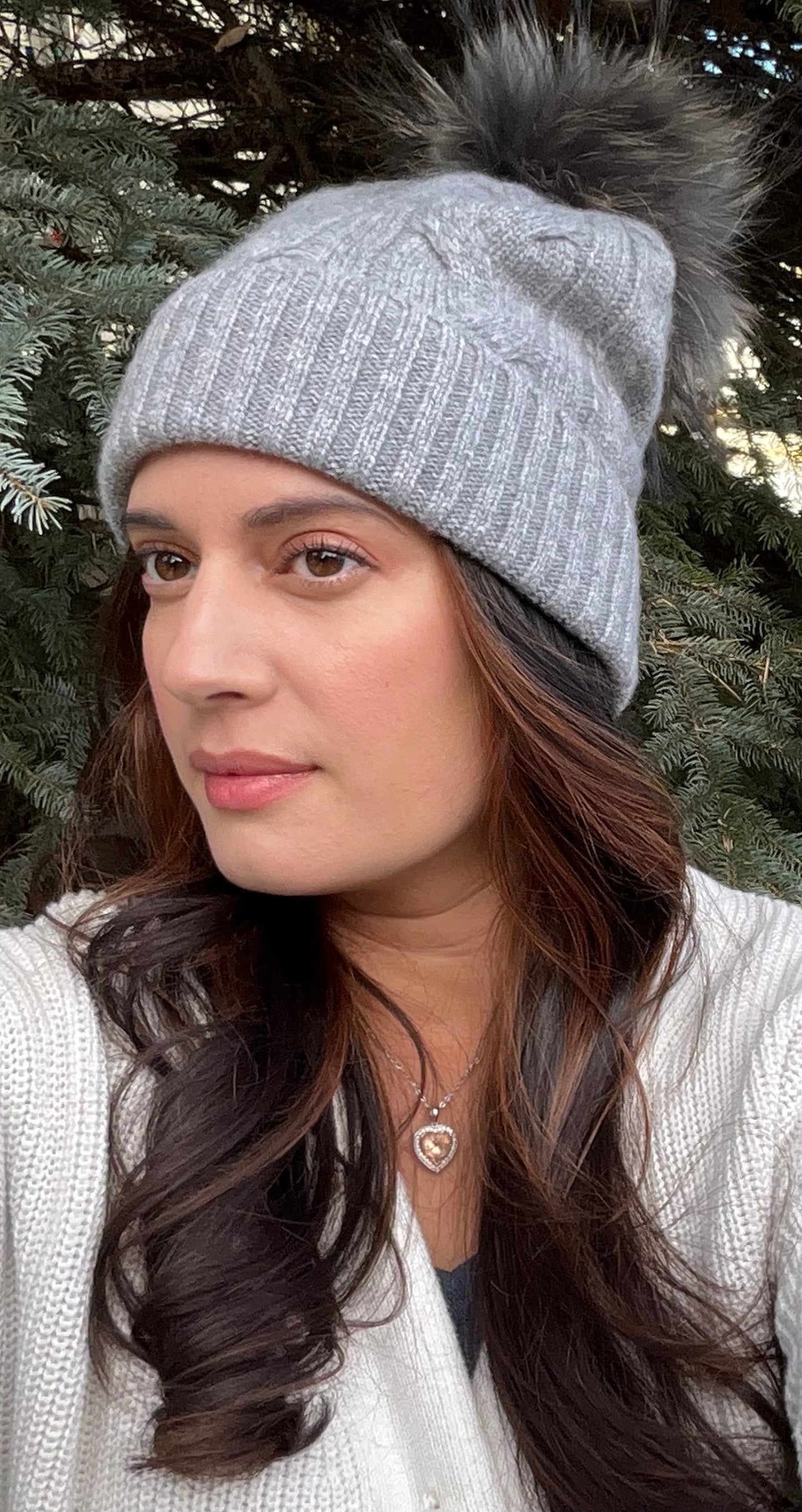 Cable knit Cashmere beanie with fox fur pom