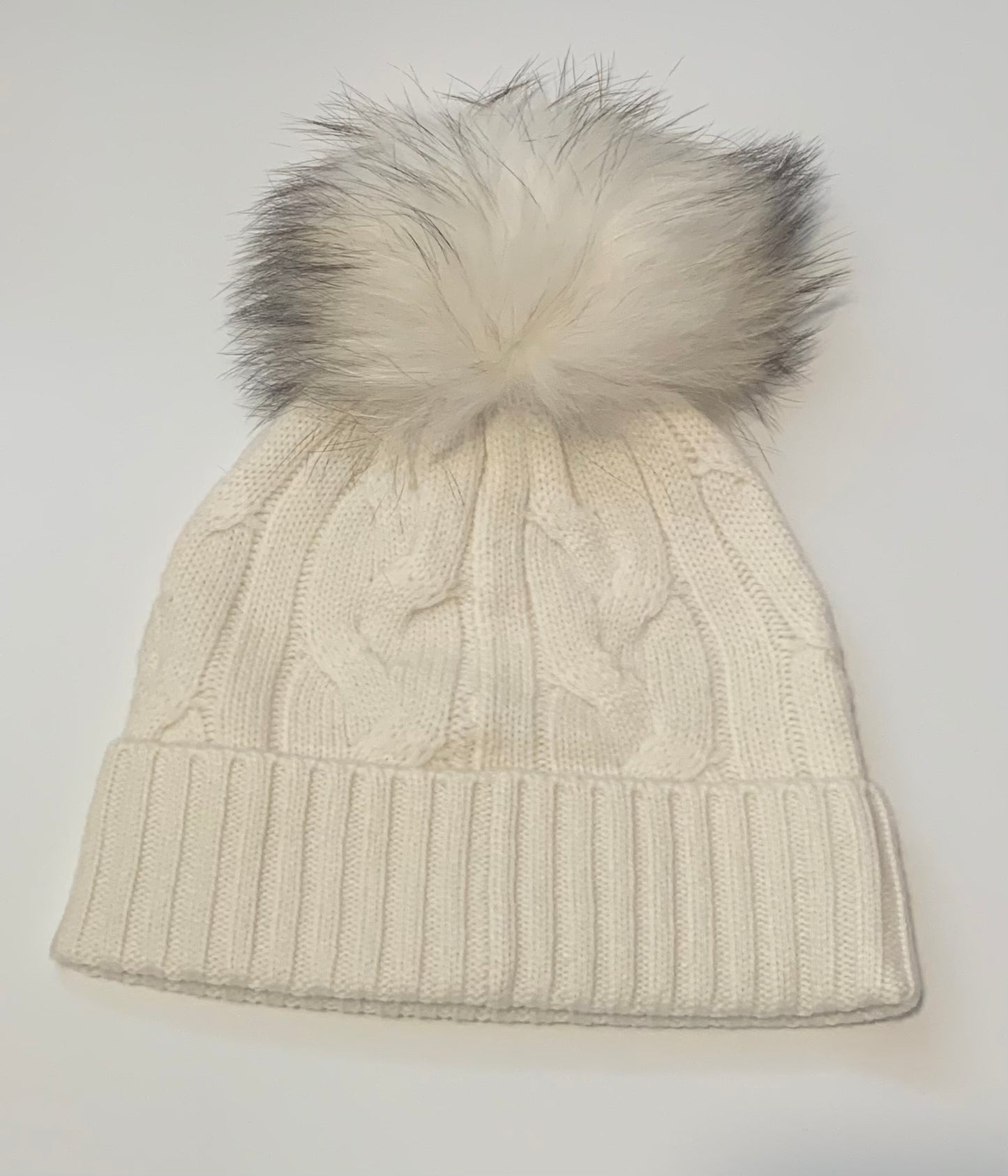 Cable knit Cashmere beanie with fox fur pom